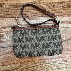 Michale Kors wristlet